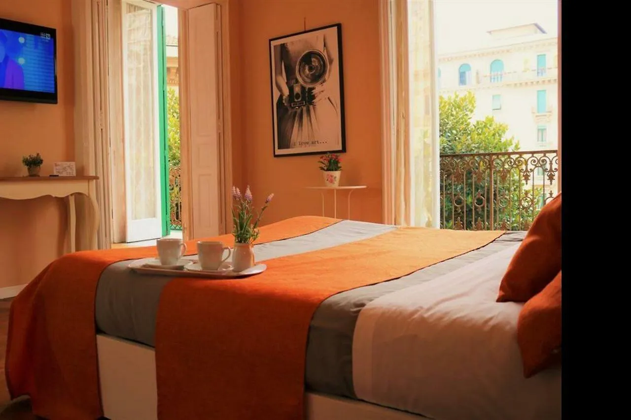 Amedeo Square Bed & Breakfast Naples