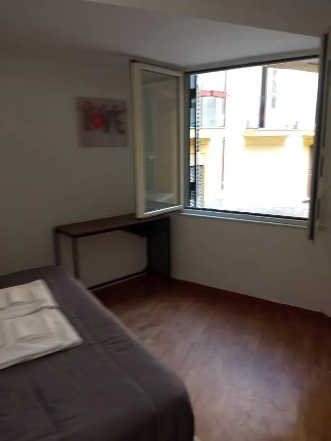 ***  Amedeo Square Bed & Breakfast Naples Italy