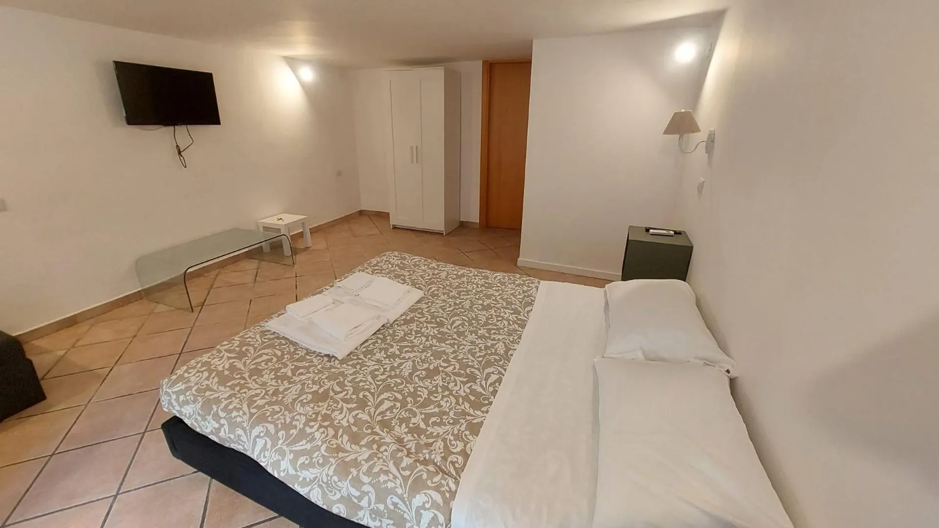Amedeo Square Bed & Breakfast Naples