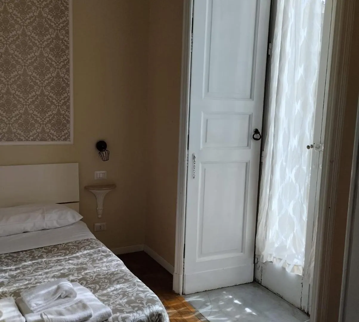 Amedeo Square Bed & Breakfast Naples 3*,