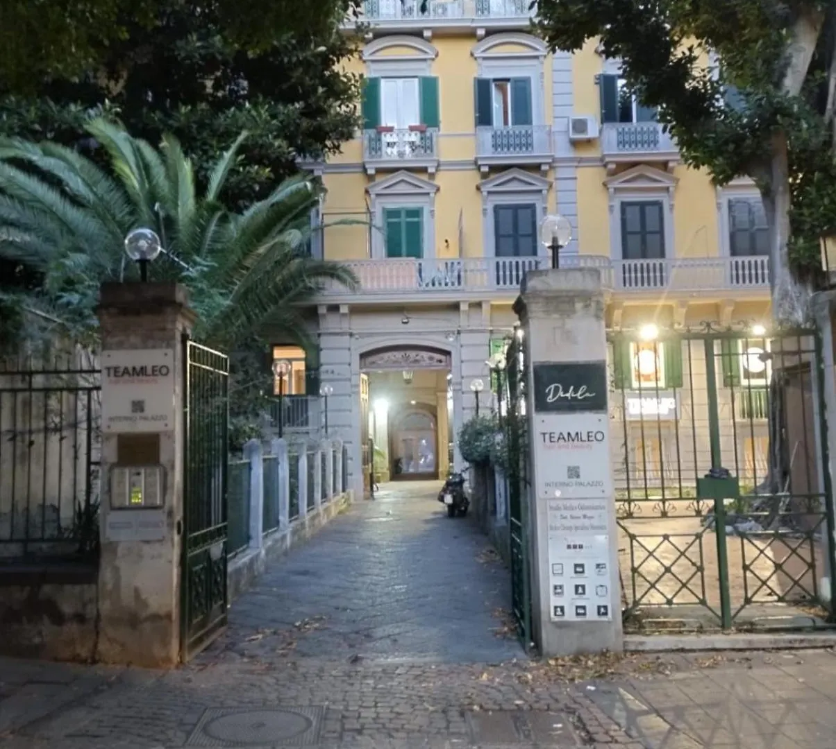 Amedeo Square Bed & Breakfast Naples 3*,  Italy