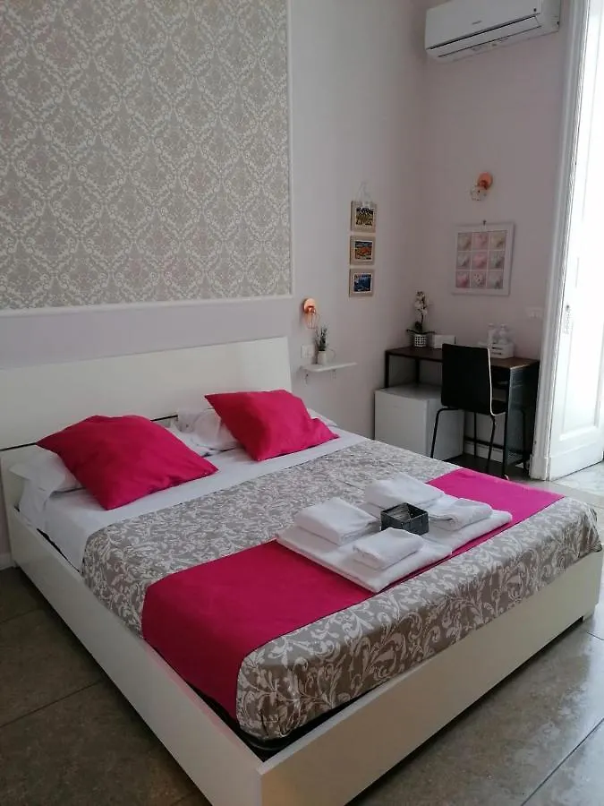 Bed and Breakfast Amedeo Square Neapol 3*,  Włochy