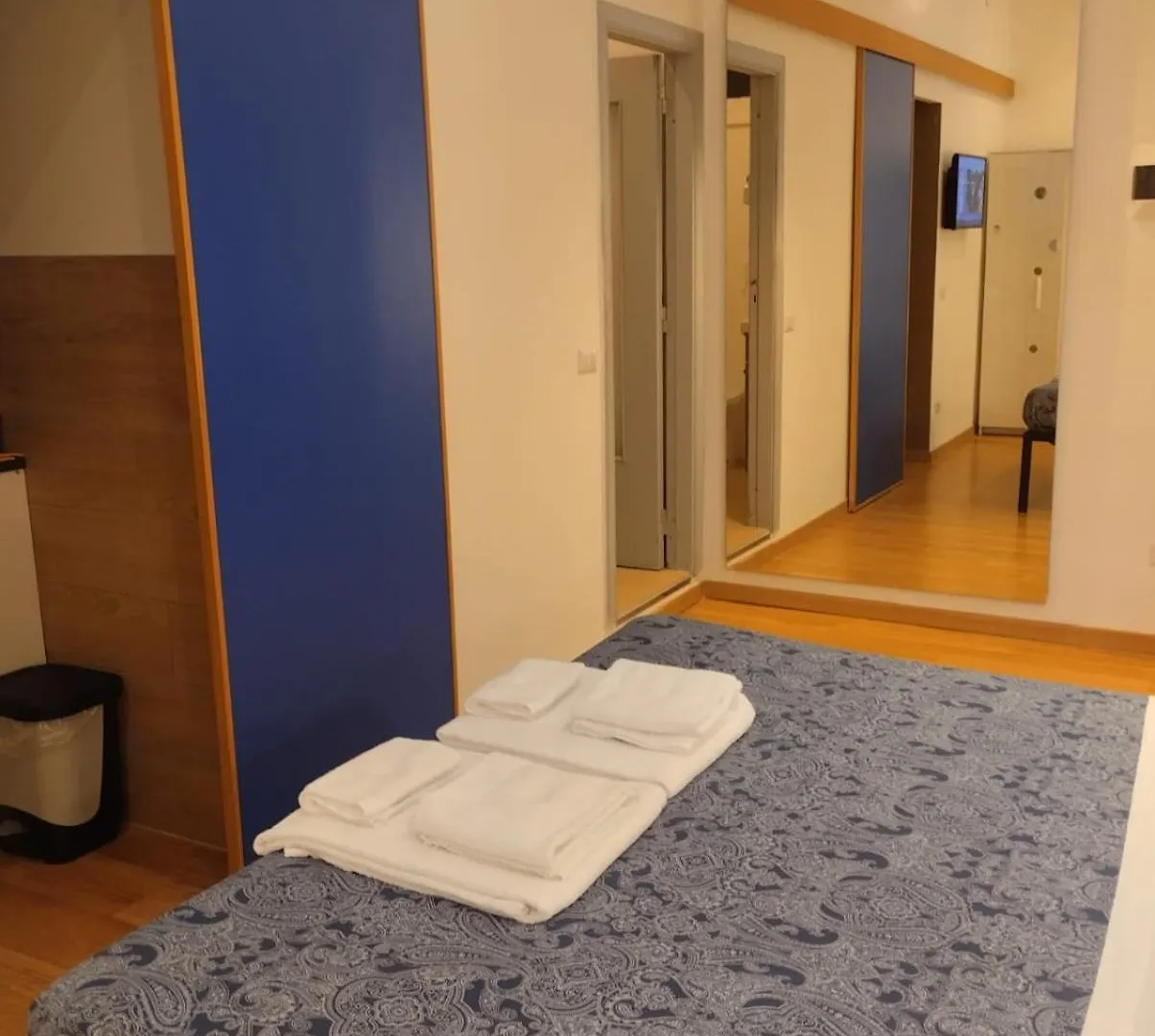 Bed and Breakfast Amedeo Square Neapol 3*,