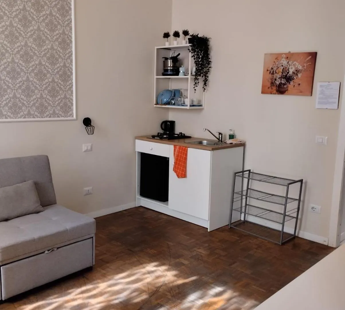 مبيت وإفطار نابولي Amedeo Square 3*,