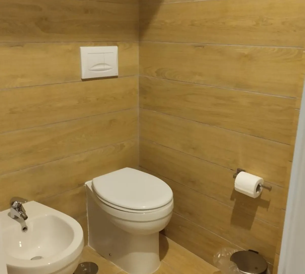 مبيت وإفطار نابولي Amedeo Square 3*,
